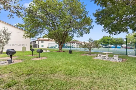 447 N Laurel Margate FL 33063