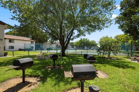 447 N Laurel Margate FL 33063