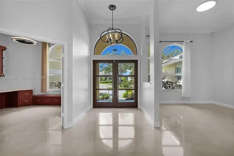 2715 Edgewater Court Weston FL 33332