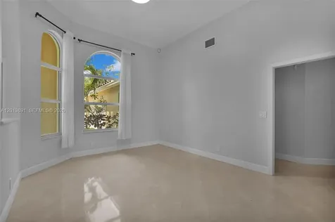 2715 Edgewater Court Weston FL 33332