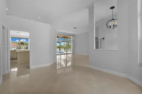 2715 Edgewater Court Weston FL 33332