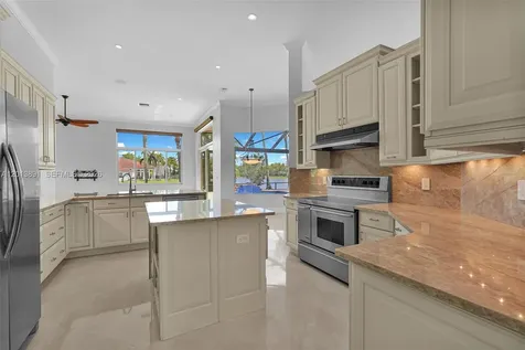 2715 Edgewater Court Weston FL 33332
