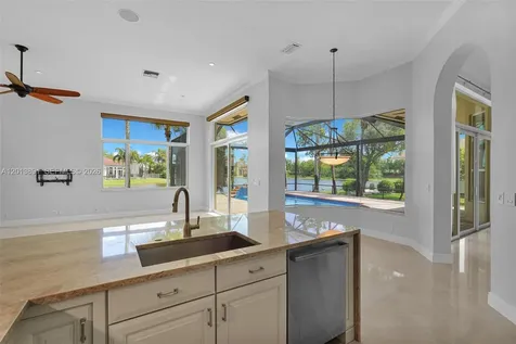 2715 Edgewater Court Weston FL 33332