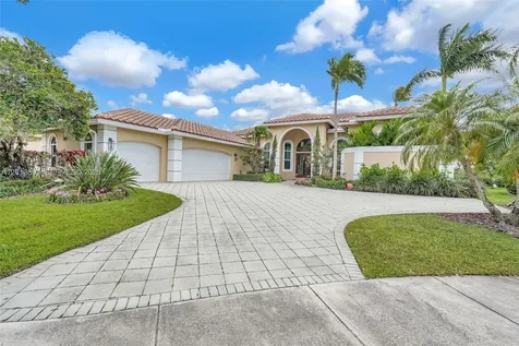 2715 Edgewater Court Weston FL 33332