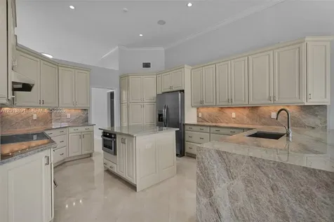 2715 Edgewater Court Weston FL 33332