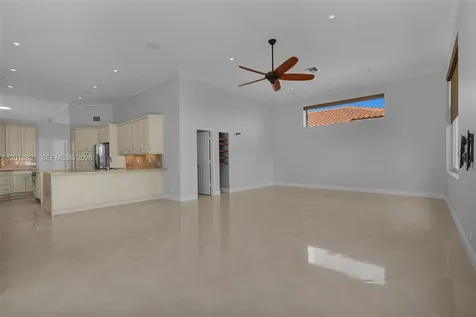2715 Edgewater Court Weston FL 33332