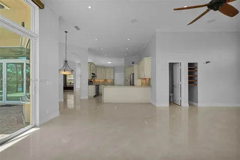 2715 Edgewater Court Weston FL 33332