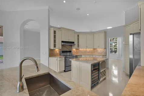 2715 Edgewater Court Weston FL 33332