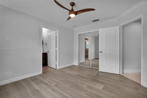 2715 Edgewater Court Weston FL 33332