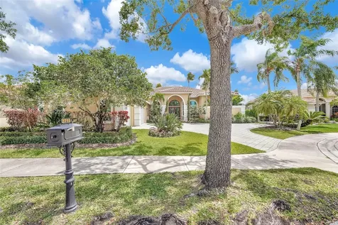 2715 Edgewater Court Weston FL 33332