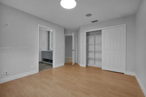 2715 Edgewater Court Weston FL 33332