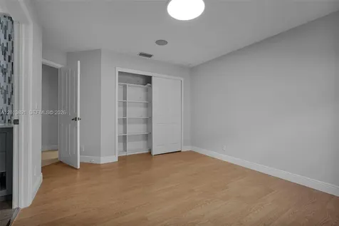 2715 Edgewater Court Weston FL 33332