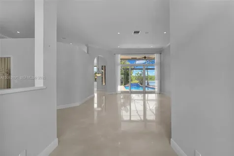 2715 Edgewater Court Weston FL 33332