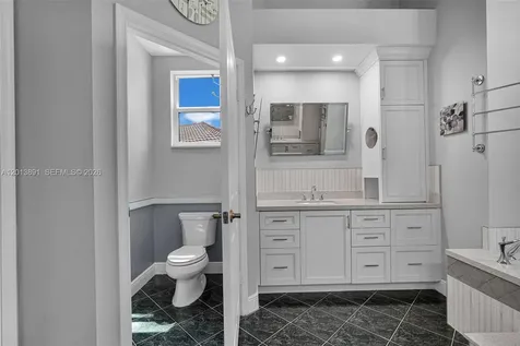 2715 Edgewater Court Weston FL 33332