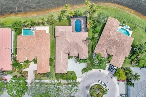 2715 Edgewater Court Weston FL 33332