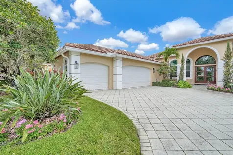2715 Edgewater Court Weston FL 33332