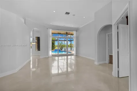 2715 Edgewater Court Weston FL 33332