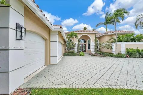2715 Edgewater Court Weston FL 33332