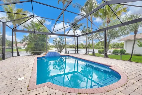 2715 Edgewater Court Weston FL 33332