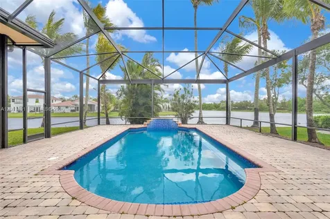 2715 Edgewater Court Weston FL 33332