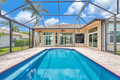 2715 Edgewater Court Weston FL 33332