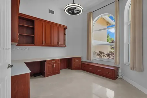 2715 Edgewater Court Weston FL 33332