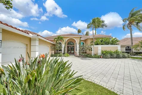 2715 Edgewater Court Weston FL 33332