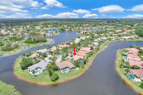2715 Edgewater Court Weston FL 33332