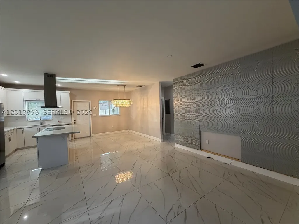 2241 N 62nd Avenue Hollywood FL 33024