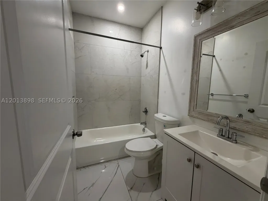 2241 N 62nd Avenue Hollywood FL 33024