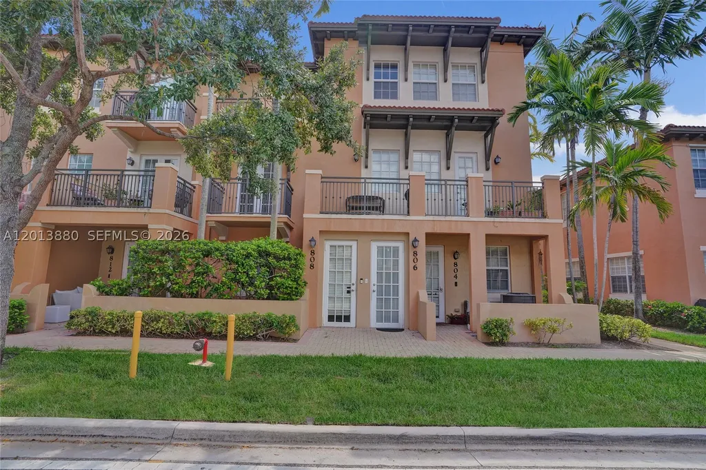 808 SW 147th Avenue Pembroke Pines FL 33027