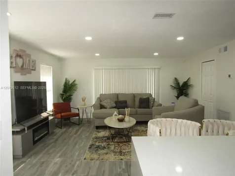 2447 Messina Orlando FL 32811