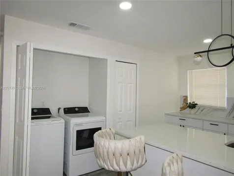 2447 Messina Orlando FL 32811