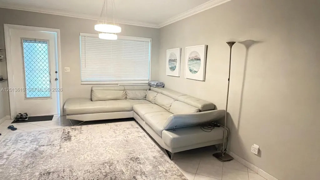 580 Egret Drive Hallandale Beach FL 33009