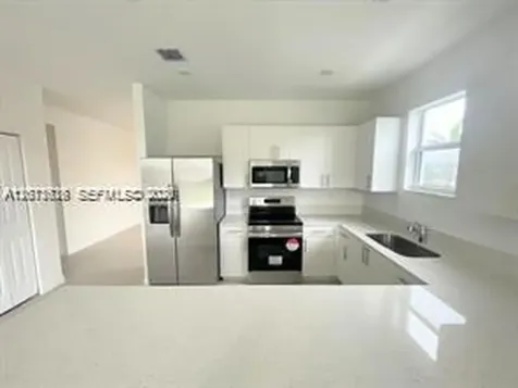 863 SE 26th Terrace Homestead FL 33035