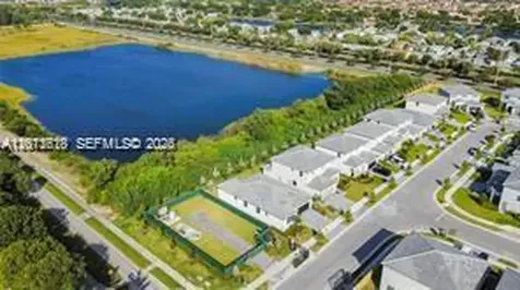 863 SE 26th Terrace Homestead FL 33035