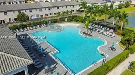 863 SE 26th Terrace Homestead FL 33035