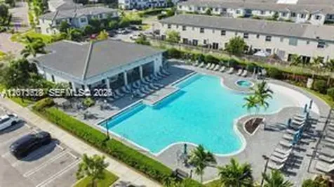863 SE 26th Terrace Homestead FL 33035