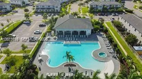 863 SE 26th Terrace Homestead FL 33035