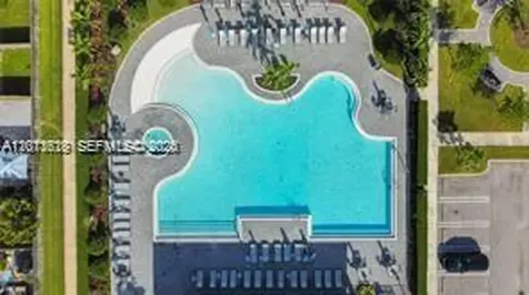 863 SE 26th Terrace Homestead FL 33035