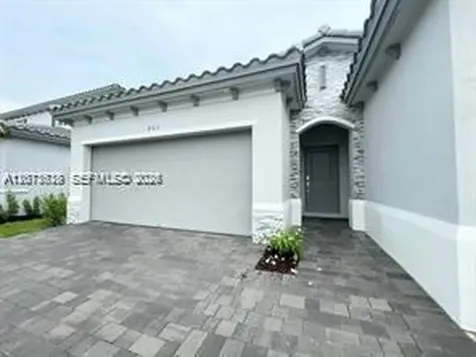 863 SE 26th Terrace Homestead FL 33035