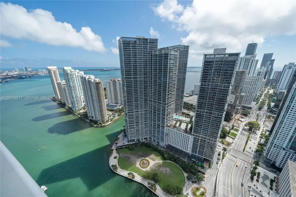 200 Biscayne Boulevard Way Miami FL 33131