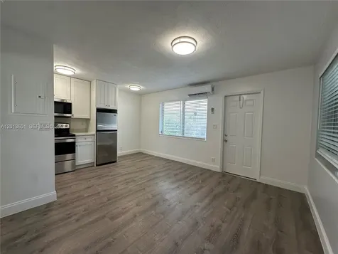 4246 Seagrape Drive Lauderdale By The Sea FL 33308