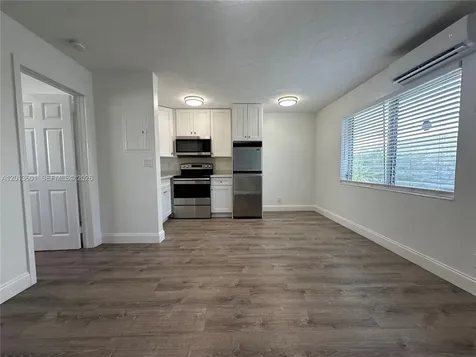 4246 Seagrape Drive Lauderdale By The Sea FL 33308