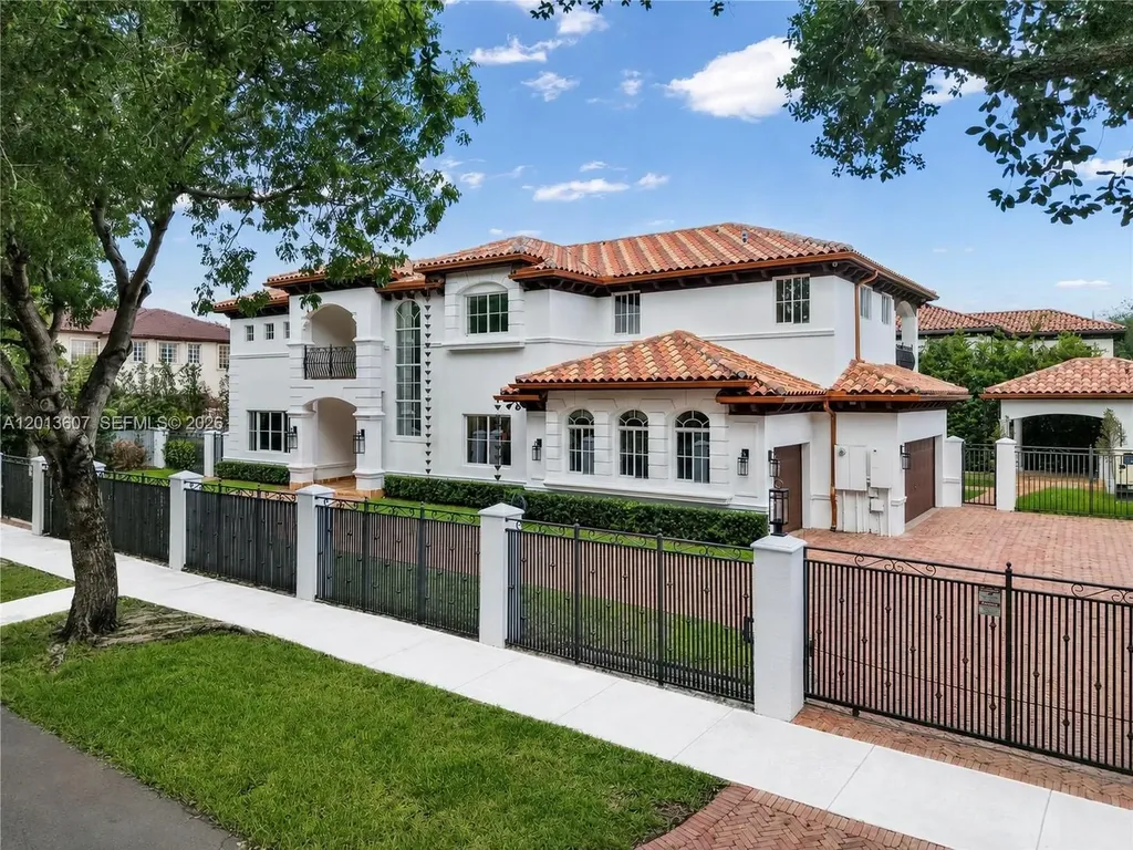16763 NW 77th Path Miami Lakes FL 33016