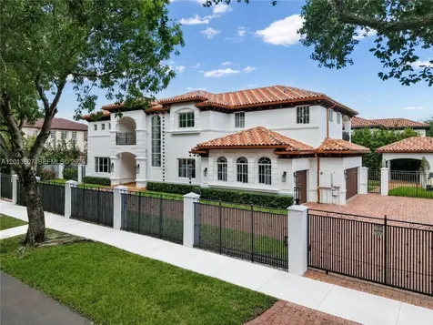 16763 NW 77th Path Miami Lakes FL 33016