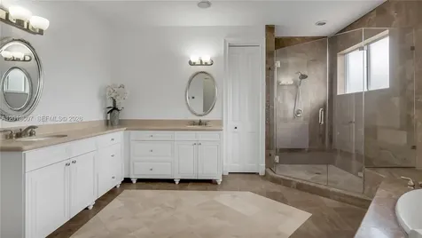 16763 NW 77th Path Miami Lakes FL 33016