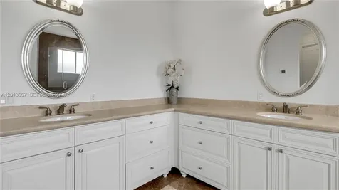 16763 NW 77th Path Miami Lakes FL 33016