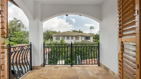 16763 NW 77th Path Miami Lakes FL 33016