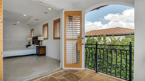 16763 NW 77th Path Miami Lakes FL 33016